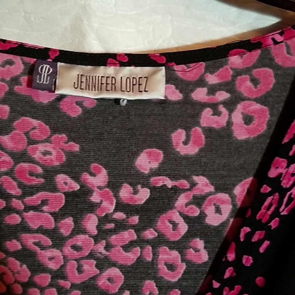 Jennifer Lopez Pink Animal Mock Wrap 3/4 Sleeve - Picture 4 of 5